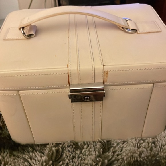 A set of two Pottery Barn cream leather jewelry boxes. - Picture 4 of 15